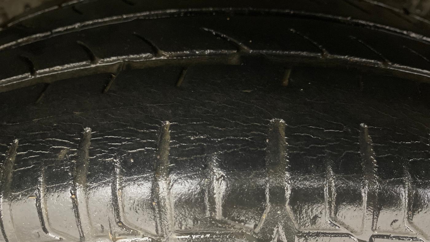2012 Hyundai i20 SPORTZ 1.4 AT, Petrol, Automatic, 1,03,932 km, Right Rear Tyre Tread