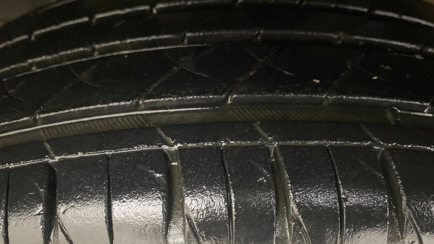 2012 Hyundai i20 SPORTZ 1.4 AT, Petrol, Automatic, 1,03,932 km, Left Front Tyre Tread