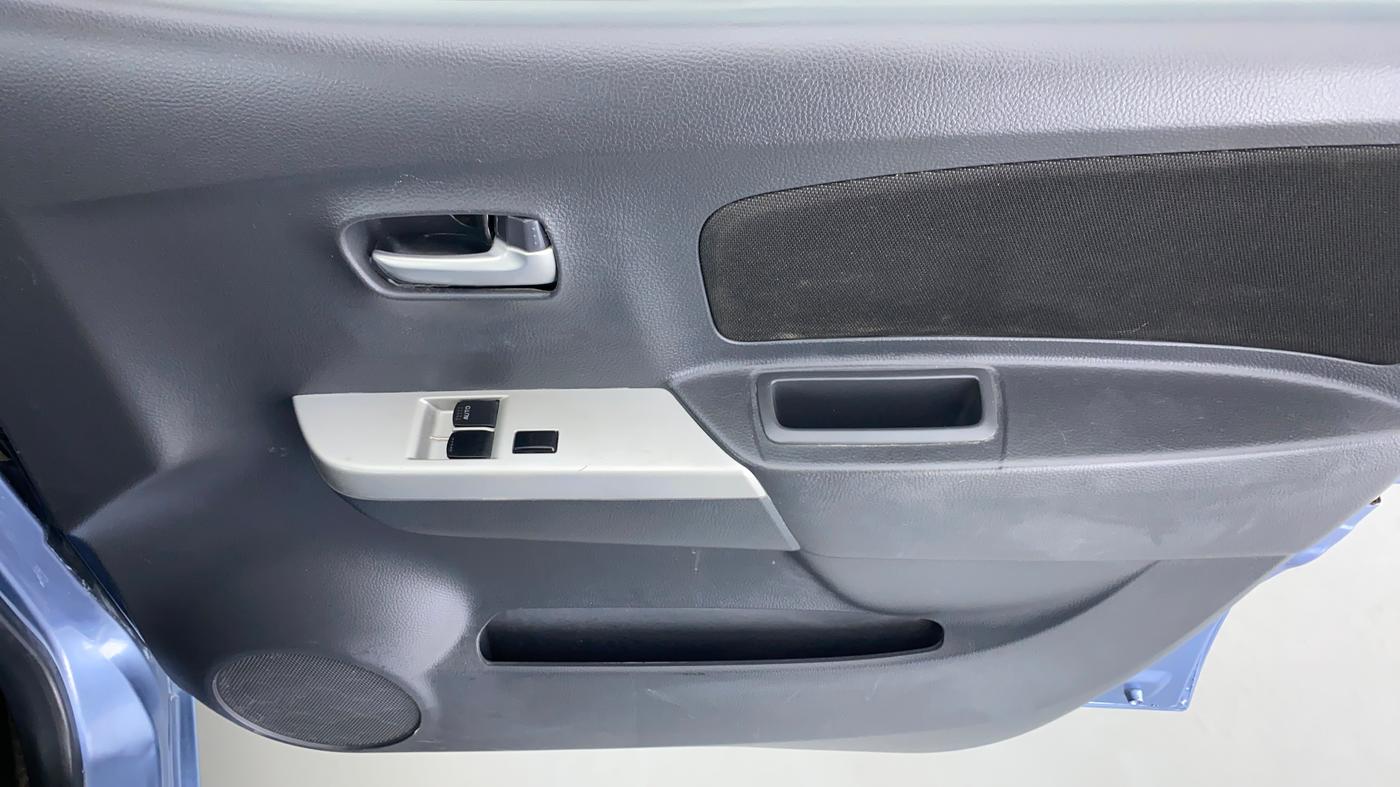 2010 Maruti Wagon R 1.0 LXI, Petrol, Manual, 48,998 km, Driver Side Door Panels Control