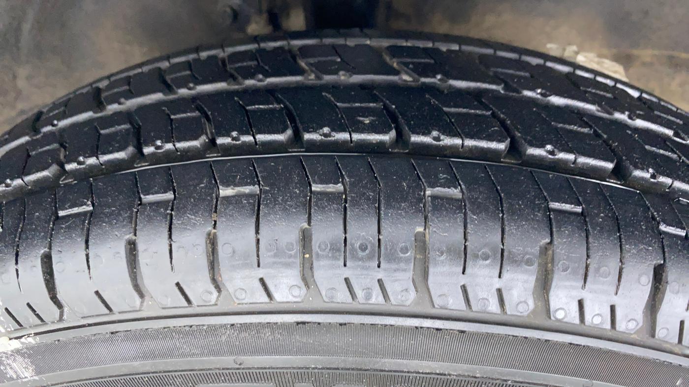 2010 Maruti Wagon R 1.0 LXI, Petrol, Manual, 48,998 km, Right Front Tyre Tread