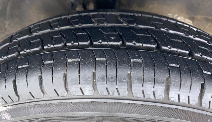 2010 Maruti Wagon R 1.0 LXI, Petrol, Manual, 48,998 km, Right Front Tyre Tread