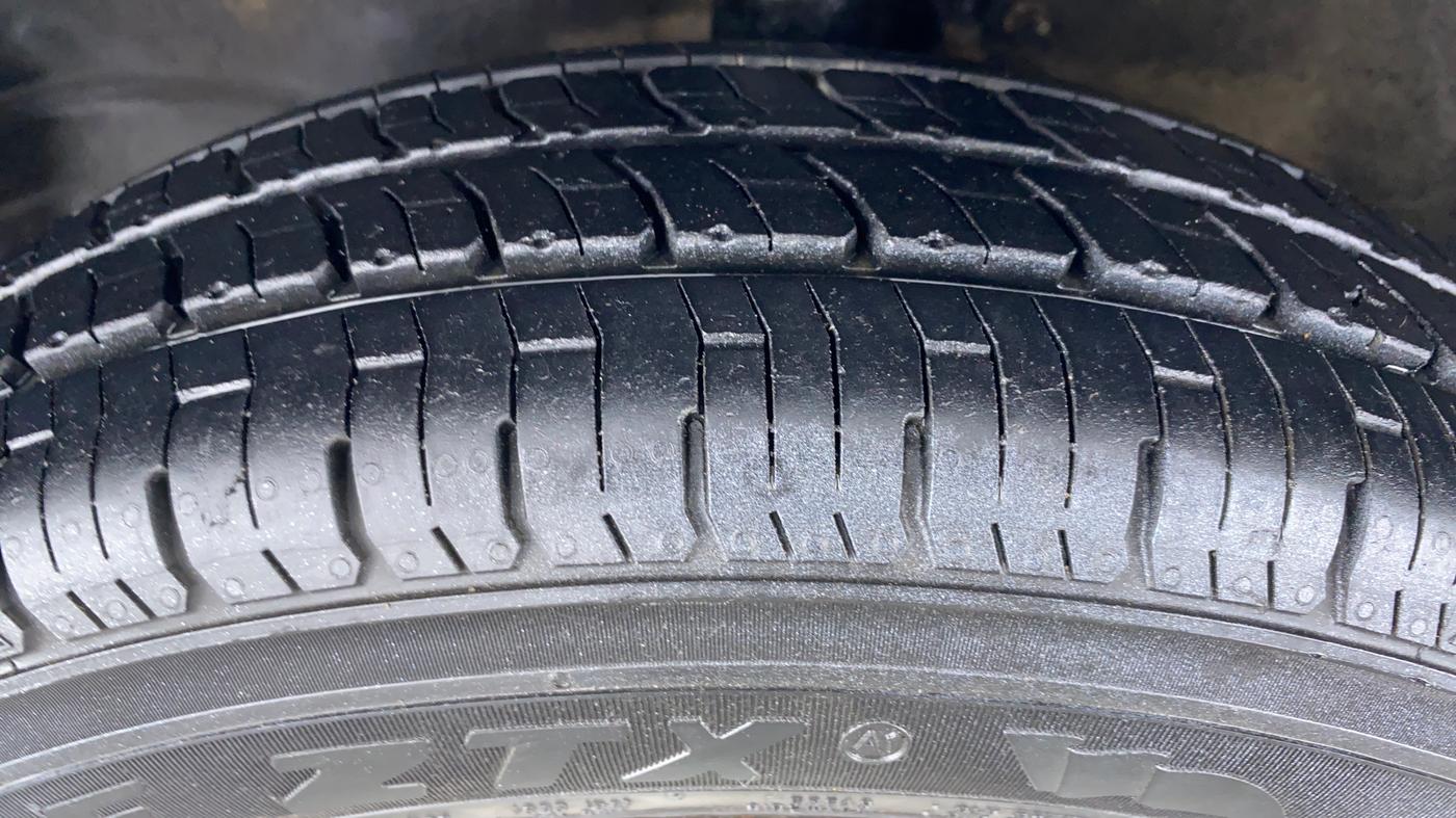 2010 Maruti Wagon R 1.0 LXI, Petrol, Manual, 48,998 km, Left Front Tyre Tread