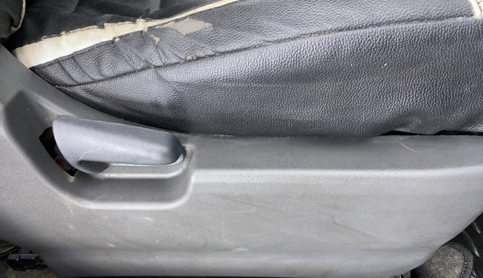 2010 Maruti Wagon R 1.0 LXI, Petrol, Manual, 48,998 km, Driver Side Adjustment Panel