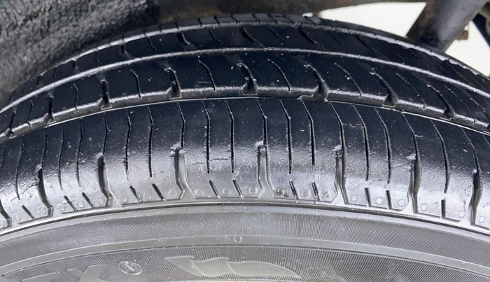 2010 Maruti Wagon R 1.0 LXI, Petrol, Manual, 48,998 km, Left Rear Tyre Tread