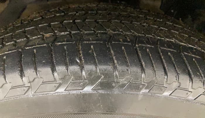 2013 Mahindra XUV500 W8, Diesel, Manual, 97,265 km, Left Front Tyre Tread