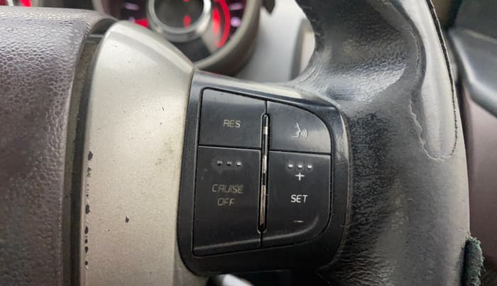 2013 Mahindra XUV500 W8, Diesel, Manual, 97,265 km, Adaptive Cruise Control
