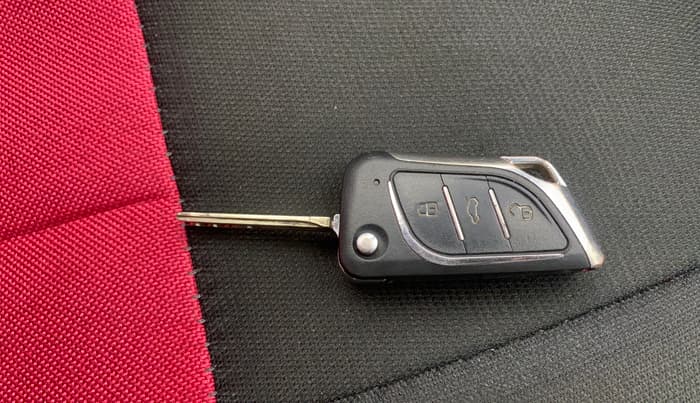 2013 Mahindra XUV500 W8, Diesel, Manual, 97,265 km, Key Close Up