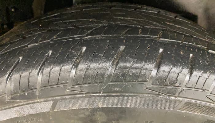 2013 Mahindra XUV500 W8, Diesel, Manual, 97,265 km, Right Rear Tyre Tread