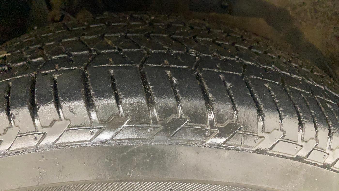 2013 Mahindra XUV500 W8, Diesel, Manual, 97,265 km, Right Front Tyre Tread