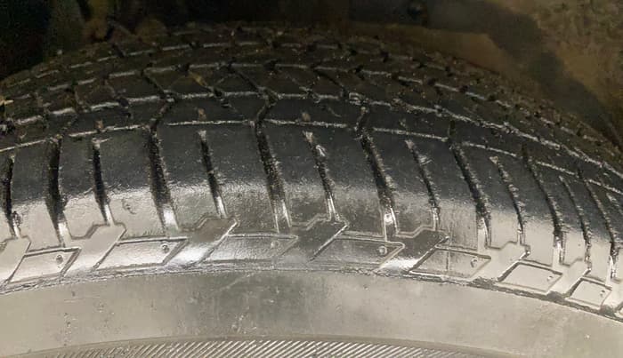 2013 Mahindra XUV500 W8, Diesel, Manual, 97,265 km, Right Front Tyre Tread