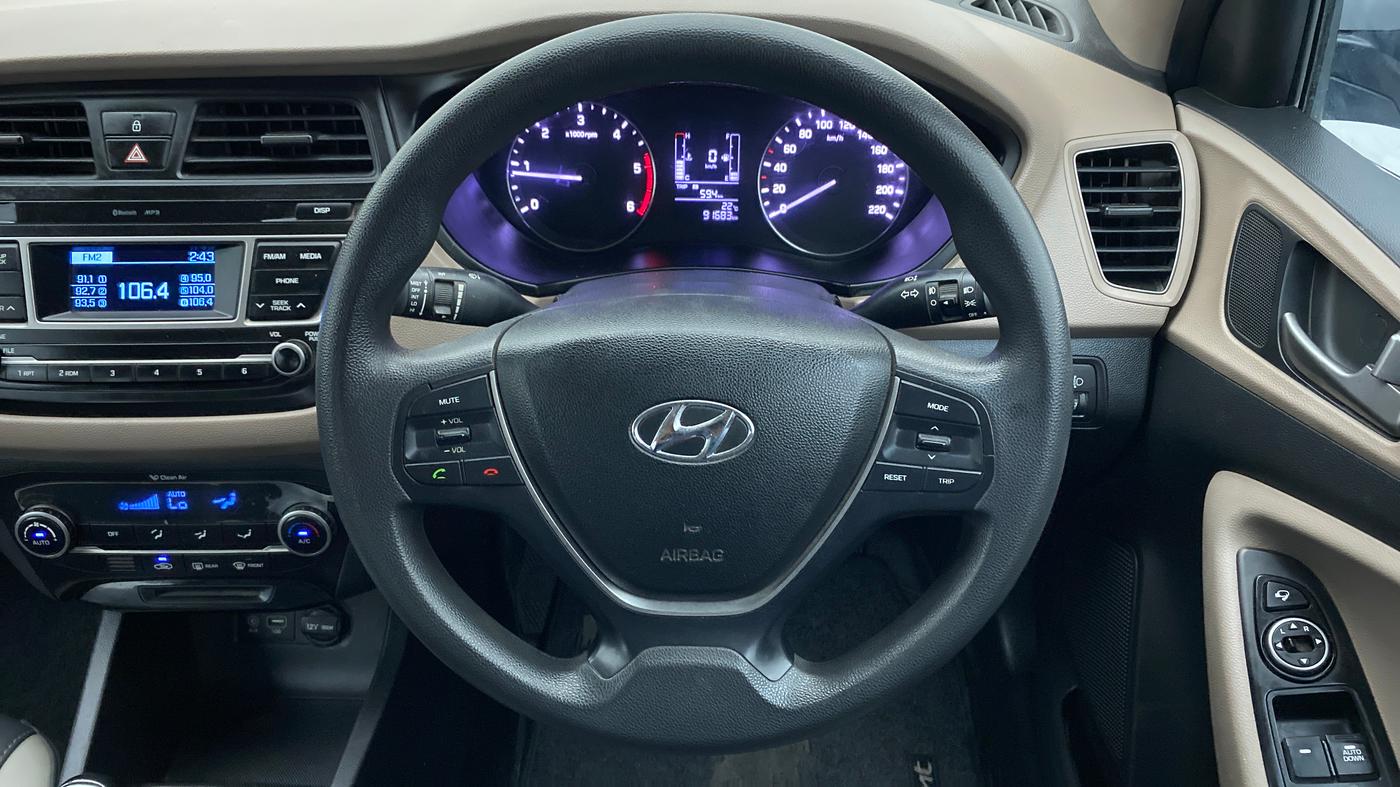 2016 Hyundai Elite i20 SPORTZ 1.4 CRDI, Diesel, Manual, 91,683 km, Steering Wheel Close Up
