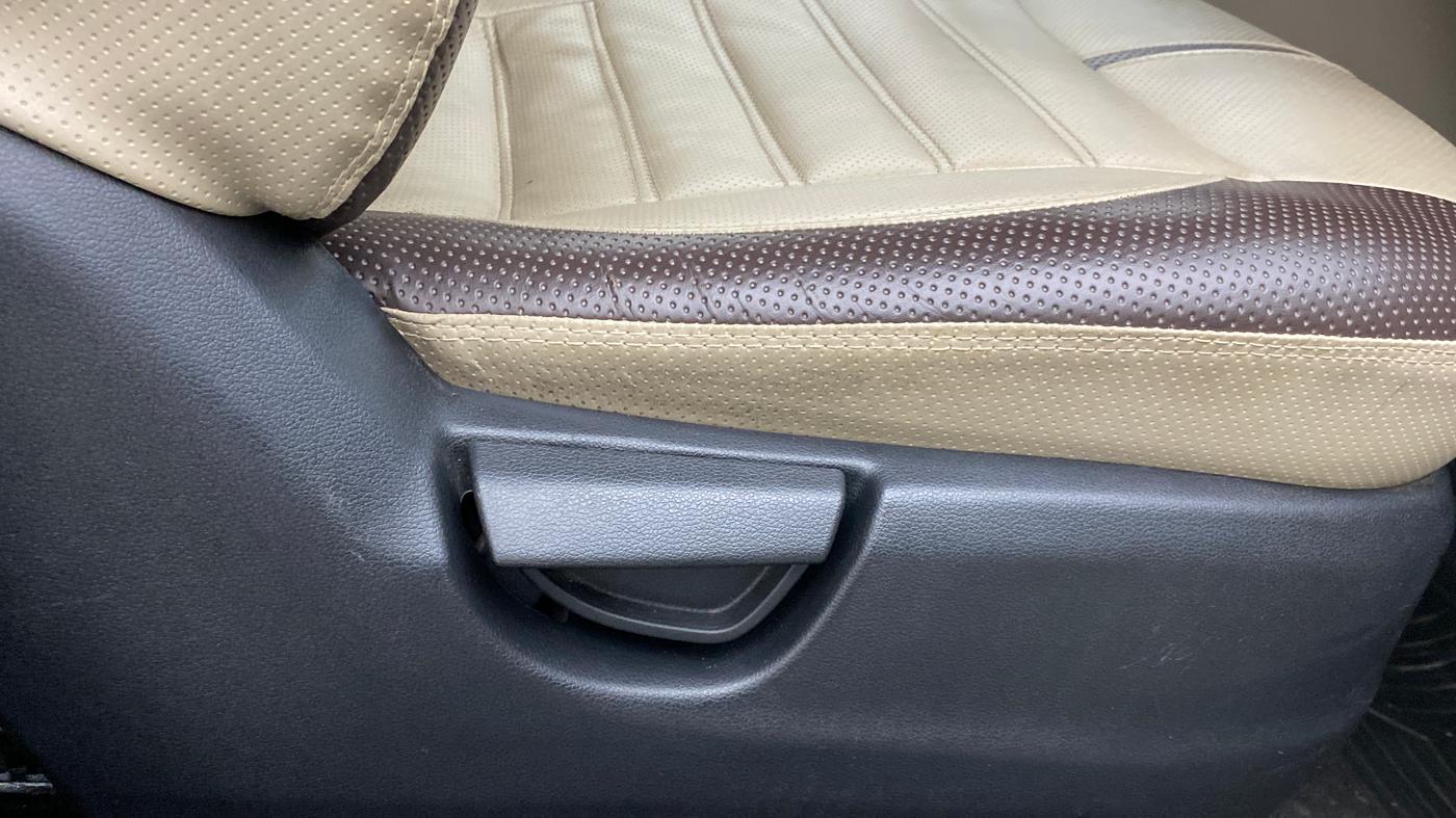 2021 Hyundai NEW SANTRO 1.1 ERA EXICUTIVE, Petrol, Manual, 28,614 km, Driver Side Adjustment Panel