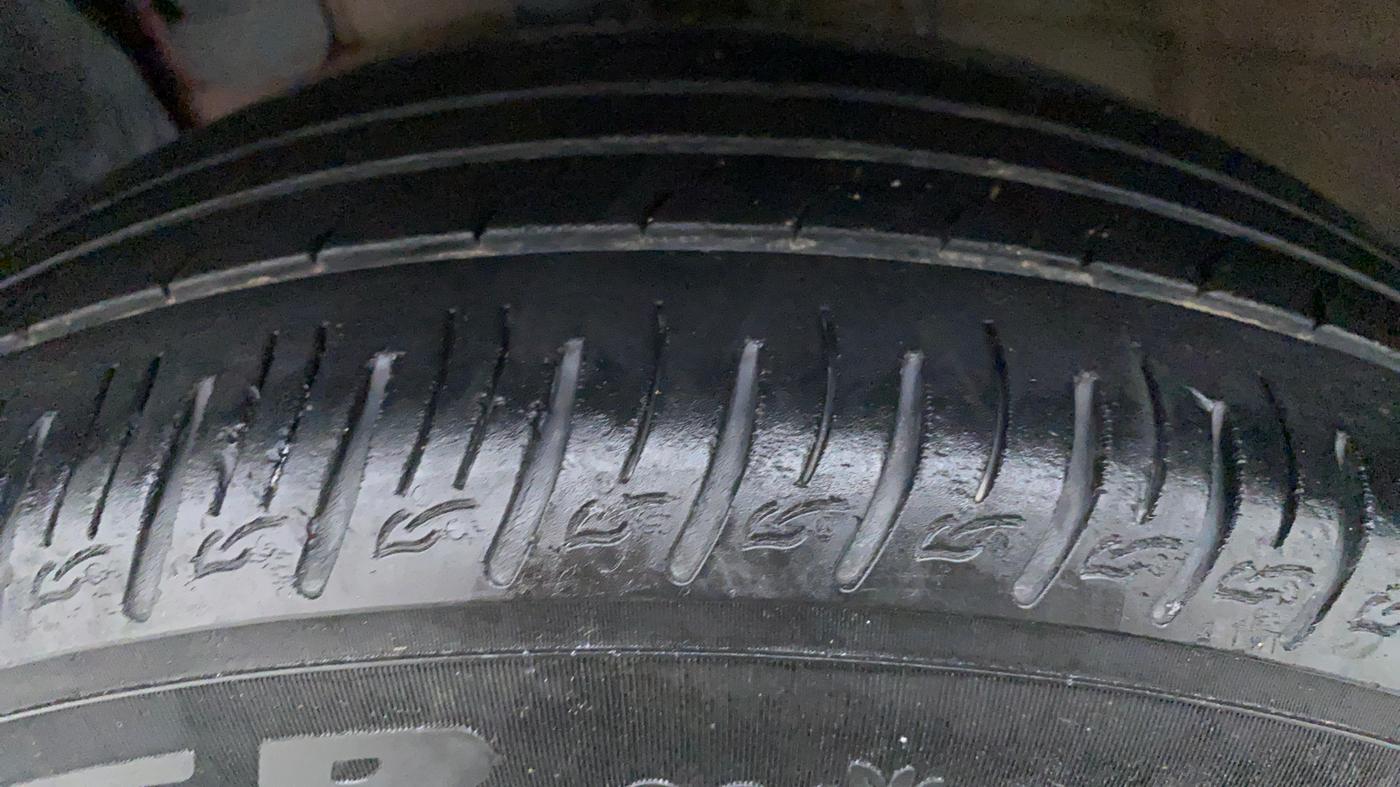 2019 Hyundai VENUE 1.0 TURBO GDI SX+ AT, Petrol, Automatic, 28,245 km, Left Front Tyre Tread