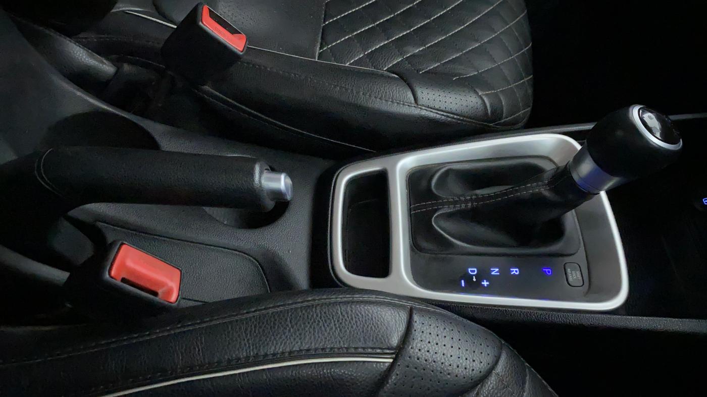 2019 Hyundai VENUE 1.0 TURBO GDI SX+ AT, Petrol, Automatic, 28,245 km, Gear Lever