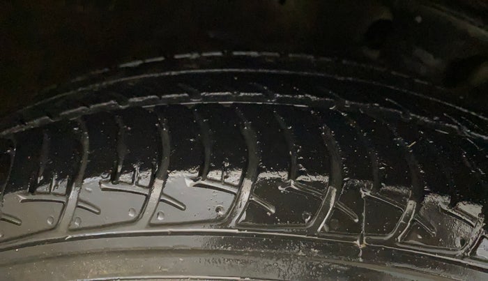 2021 Maruti New Wagon-R VXI 1.0, Petrol, Manual, 33,232 km, Right Front Tyre Tread