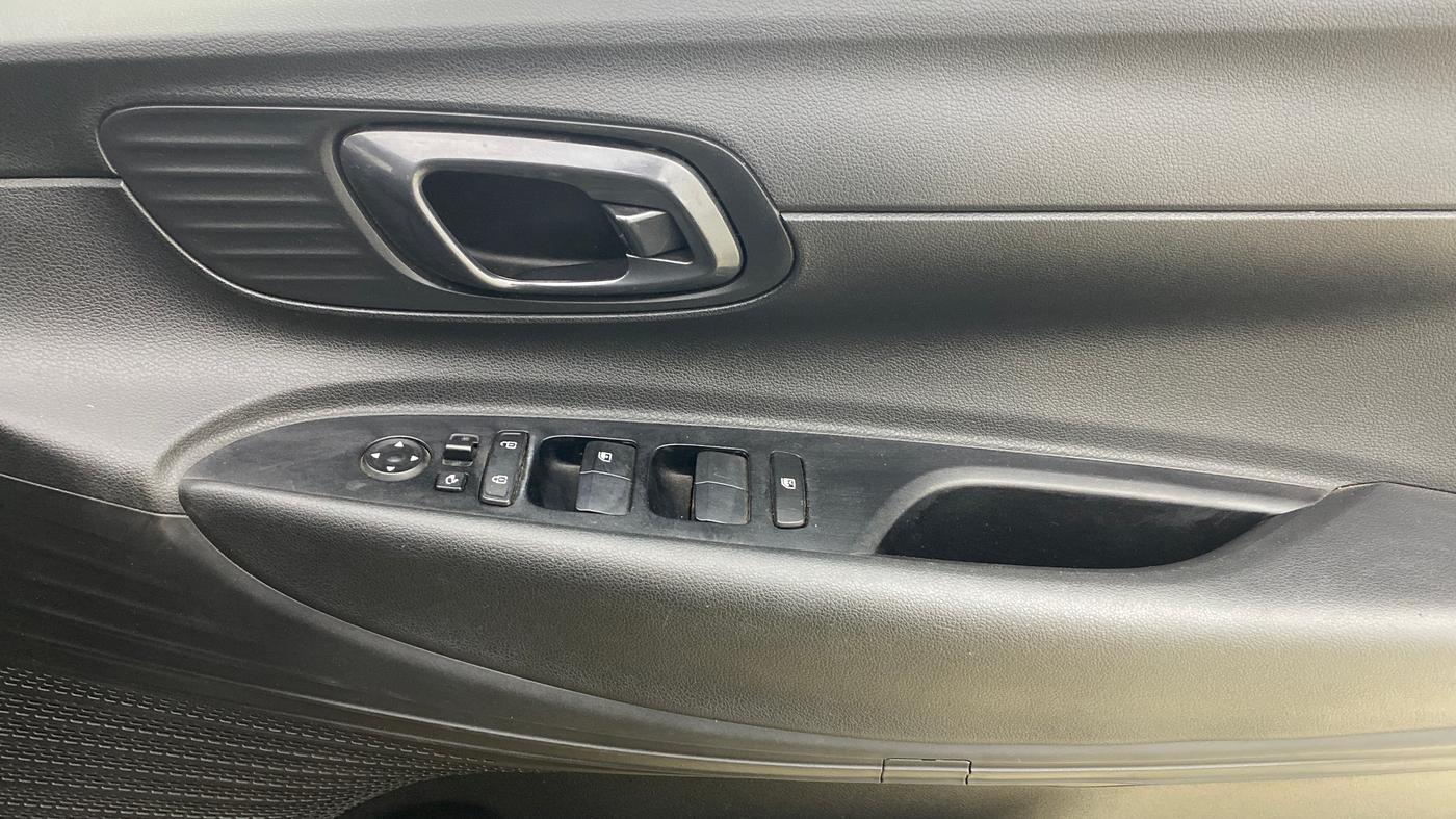 2020 Hyundai NEW I20 SPORTZ 1.2 MT, Petrol, Manual, 13,930 km, Driver Side Door Panels Control