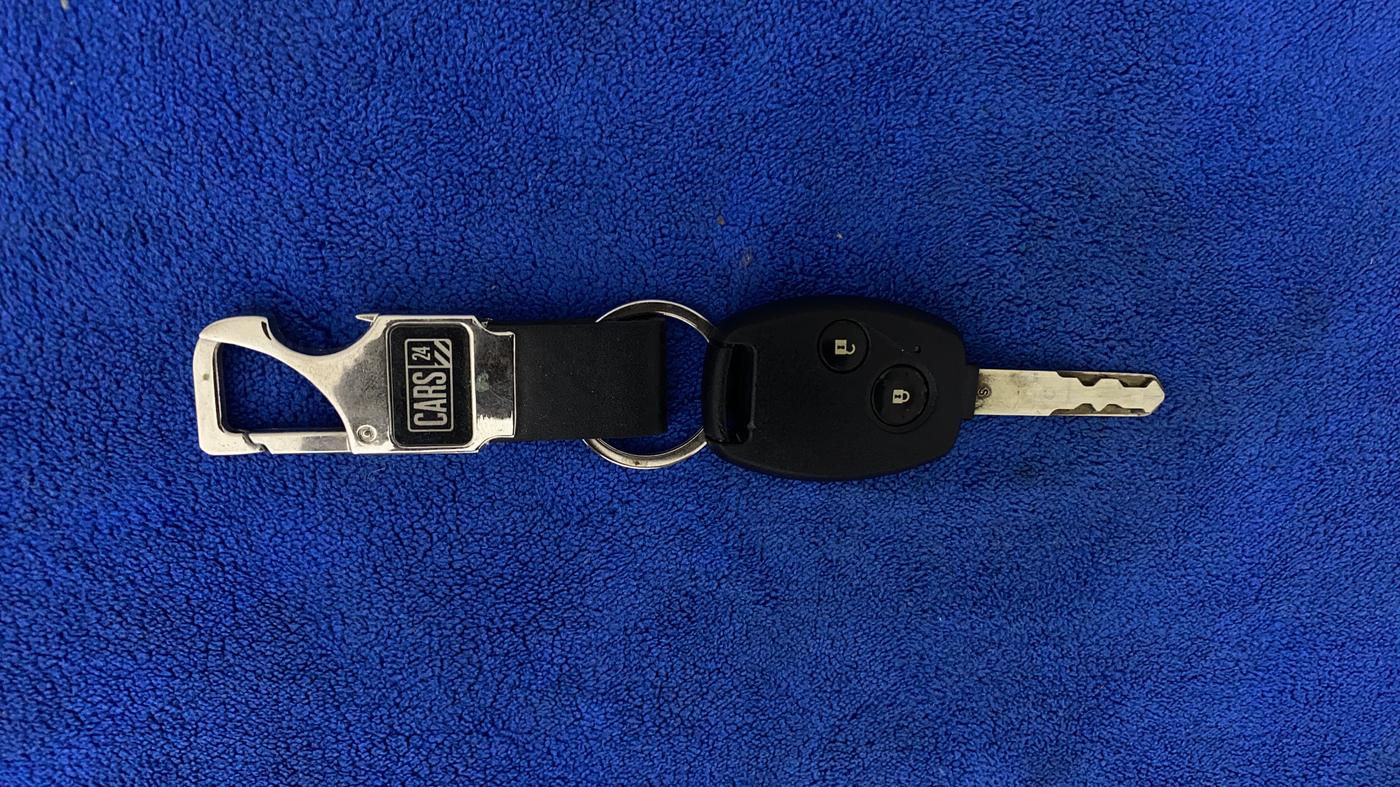 2015 Honda Brio VX AT, Petrol, Automatic, 36,905 km, Key Close Up