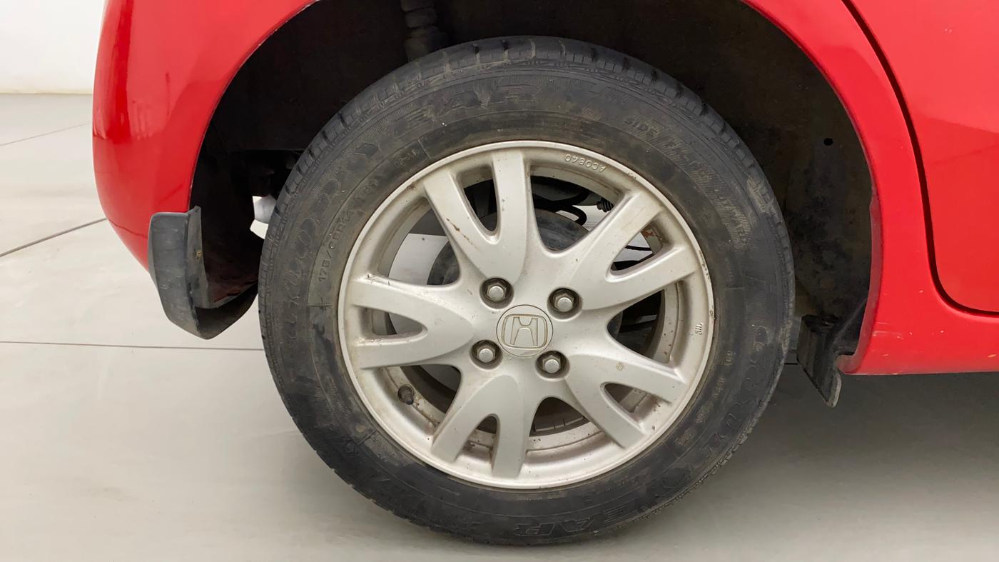 2015 Honda Brio VX AT, Petrol, Automatic, 36,905 km, Right Rear Wheel