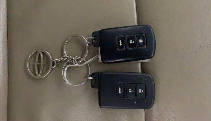 2015 Toyota Corolla Altis VL CVT PETROL, Petrol, Automatic, 1,12,439 km, Key Close Up