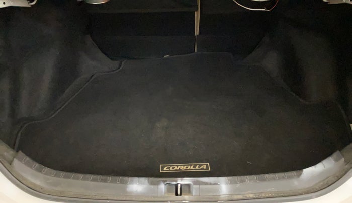 2015 Toyota Corolla Altis VL CVT PETROL, Petrol, Automatic, 1,12,439 km, Boot Inside