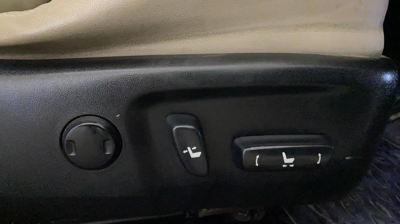 2015 Toyota Corolla Altis VL CVT PETROL, Petrol, Automatic, 1,12,439 km, Driver Side Adjustment Panel