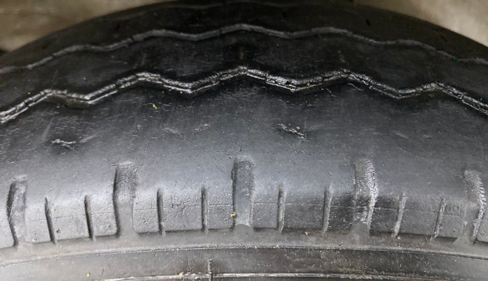 2020 Maruti Eeco 5 STR CNG WITH AC PLUSHTR, CNG, Manual, 29,492 km, Right Front Tyre Tread