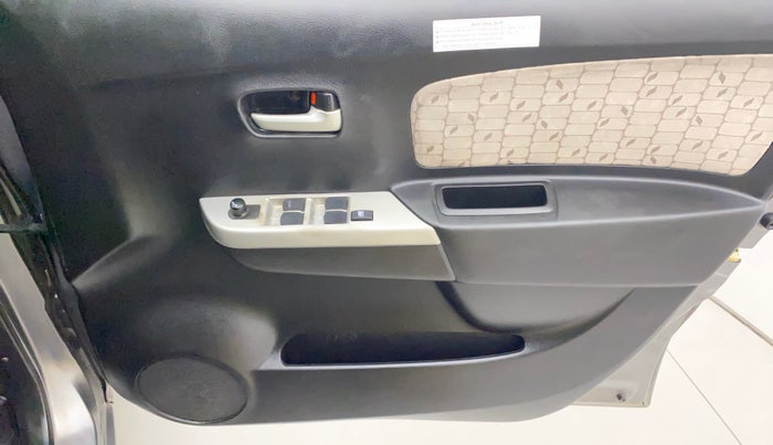 2016 Maruti Wagon R 1.0 VXI AMT, Petrol, Automatic, 93,725 km, Driver Side Door Panels Control