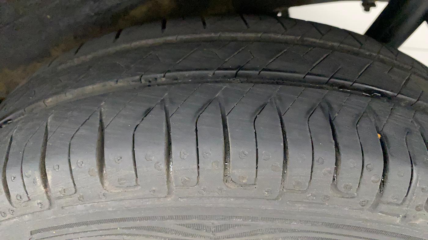2016 Maruti Wagon R 1.0 VXI AMT, Petrol, Automatic, 93,725 km, Left Rear Tyre Tread