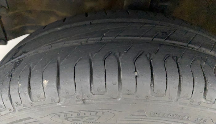 2016 Maruti Wagon R 1.0 VXI AMT, Petrol, Automatic, 93,725 km, Left Front Tyre Tread