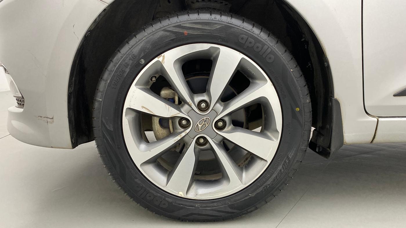 2017 Hyundai Elite i20 ASTA 1.2 (O), Petrol, Manual, 27,575 km, Left Front Wheel