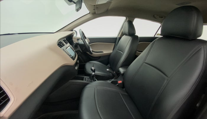 2017 Hyundai Elite i20 ASTA 1.2 (O), Petrol, Manual, 27,575 km, Right Side Front Door Cabin