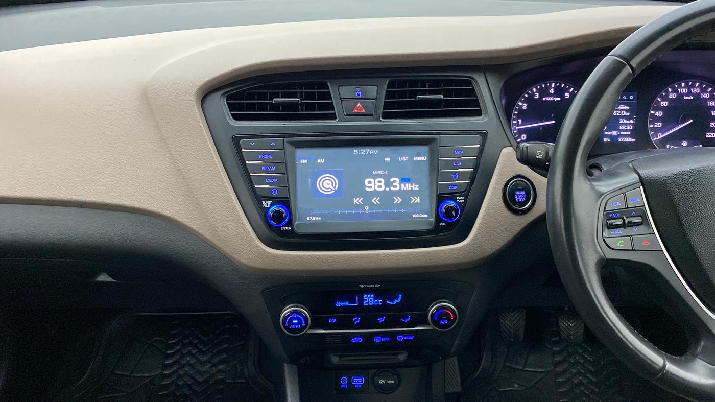2017 Hyundai Elite i20 ASTA 1.2 (O), Petrol, Manual, 27,575 km, Air Conditioner