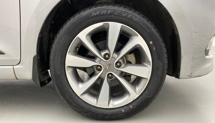 2017 Hyundai Elite i20 ASTA 1.2 (O), Petrol, Manual, 27,575 km, Right Front Wheel