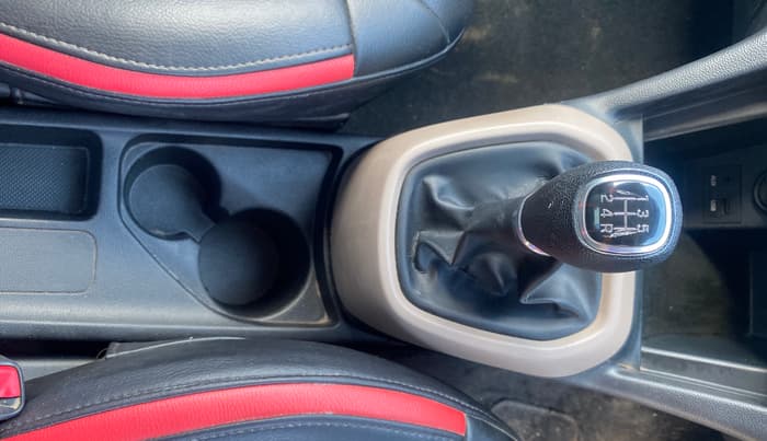 2015 Hyundai Xcent S (O) 1.2, Petrol, Manual, 80,320 km, Gear Lever