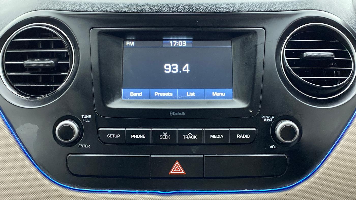 2017 Hyundai Grand i10 SPORTZ 1.2 KAPPA VTVT, CNG, Manual, 51,075 km, Infotainment System
