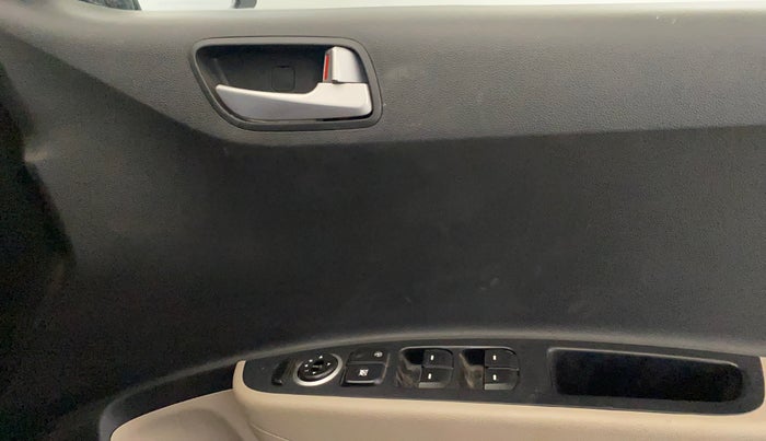 2016 Hyundai Grand i10 SPORTZ 1.2 KAPPA VTVT, Petrol, Manual, 30,878 km, Driver Side Door Panels Control