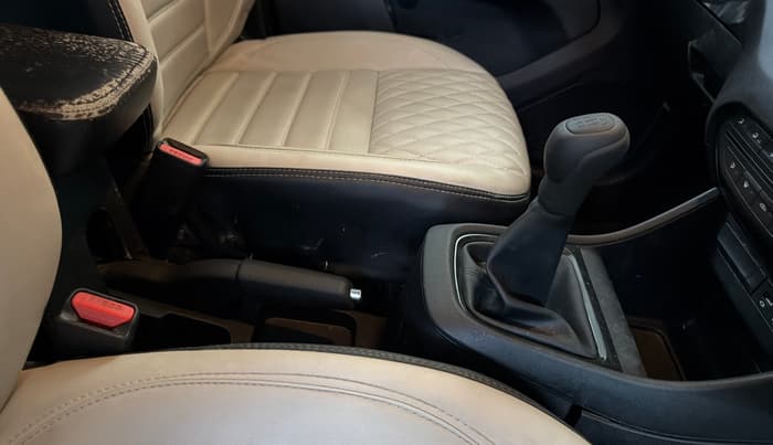 2022 Tata PUNCH PURE MT, Petrol, Manual, 72,160 km, Gear Lever