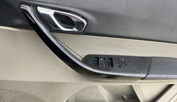 2018 Tata Tiago XZ DIESEL, Diesel, Manual, 82,616 km, Driver Side Door Panels Control