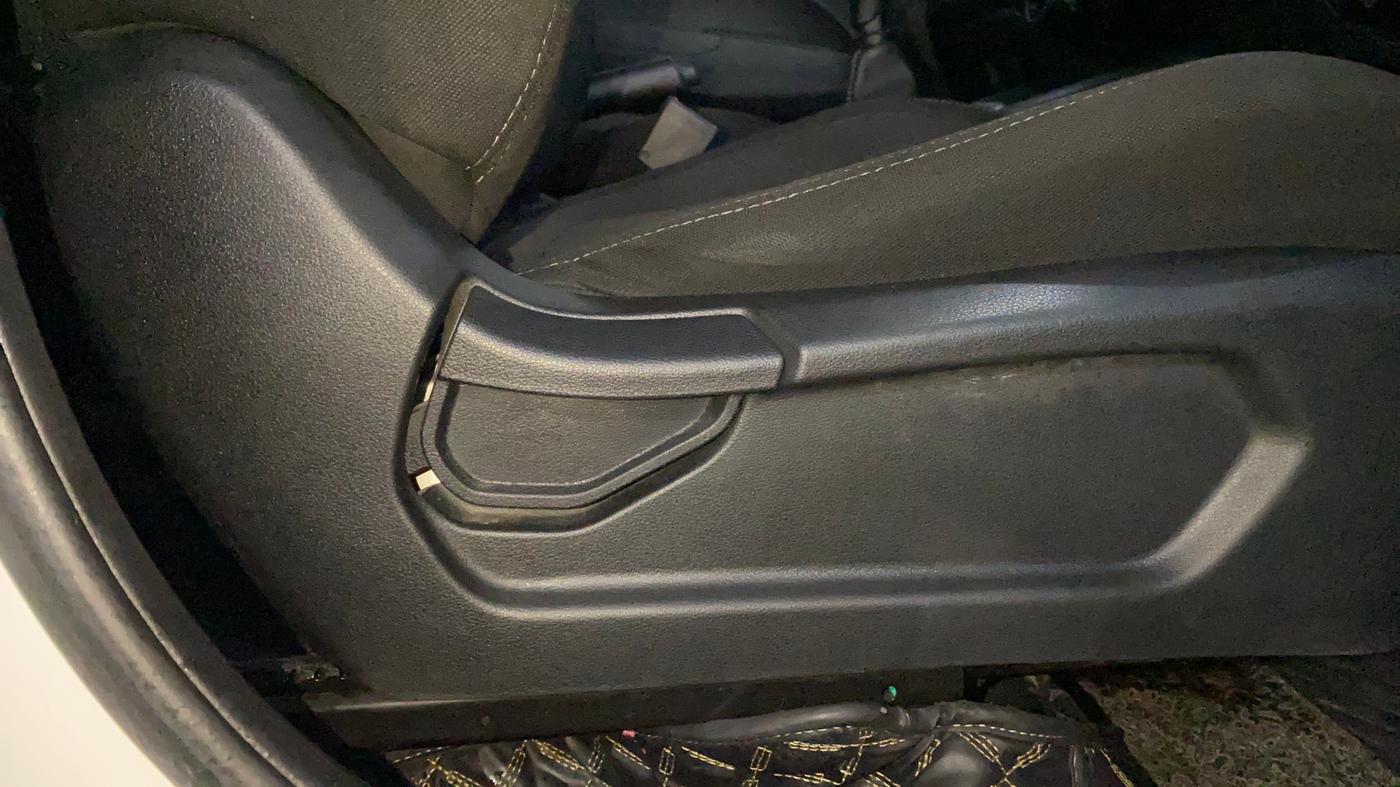 2021 Hyundai VENUE S 1.2, Petrol, Manual, 33,793 km, Driver Side Adjustment Panel
