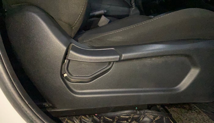 2021 Hyundai VENUE S 1.2, Petrol, Manual, 33,793 km, Driver Side Adjustment Panel