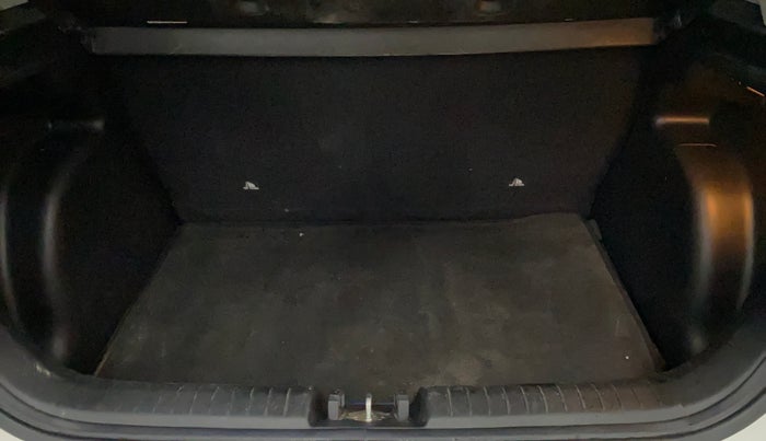 2021 Hyundai VENUE S 1.2, Petrol, Manual, 33,793 km, Boot Inside