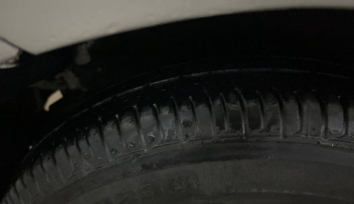 2014 Hyundai i10 MAGNA 1.1, Petrol, Manual, 46,623 km, Right Rear Tyre Tread