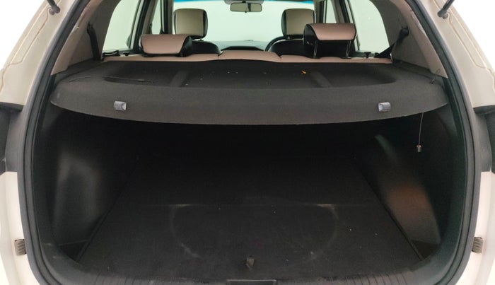 2017 Hyundai Creta SX PLUS 1.6 PETROL, Petrol, Manual, 45,389 km, Boot Inside