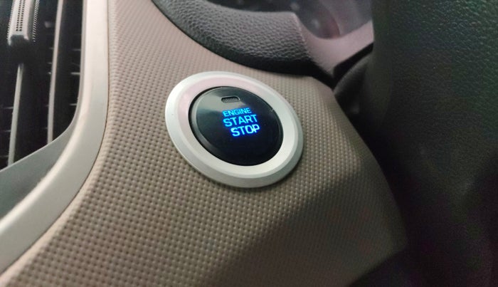 2017 Hyundai Creta SX PLUS 1.6 PETROL, Petrol, Manual, 45,389 km, Keyless Start/ Stop Button