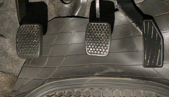 2017 Maruti Alto K10 VXI, Petrol, Manual, 23,543 km, Pedals