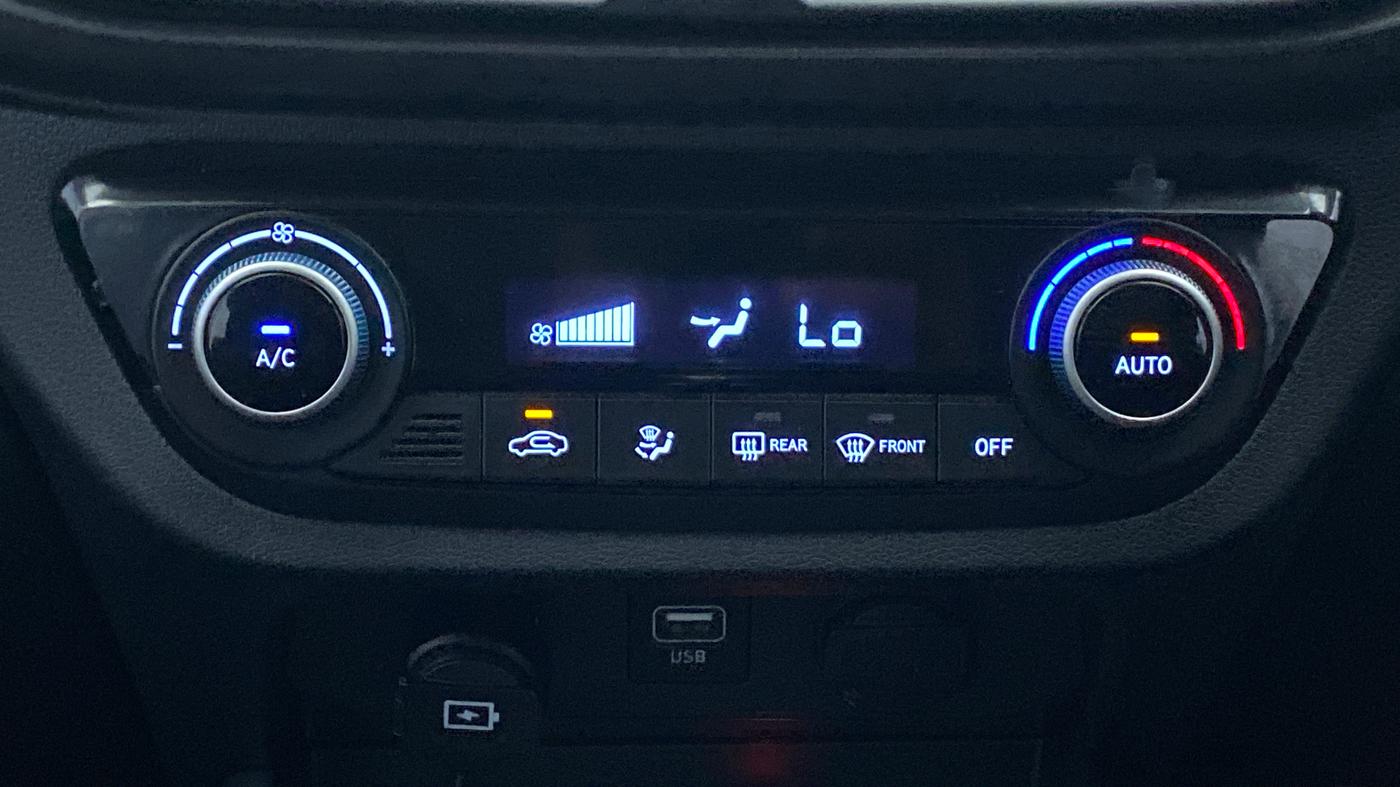 2022 Hyundai GRAND I10 NIOS SPORTZ 1.2 KAPPA VTVT DUAL TONE, Petrol, Manual, 9,384 km, Automatic Climate Control