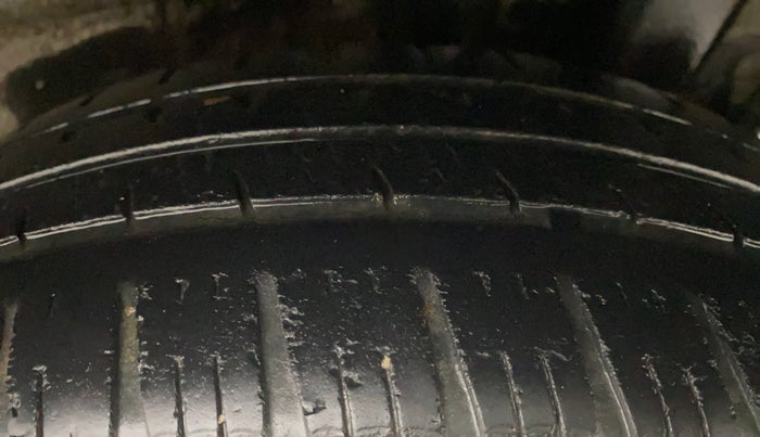 2019 Hyundai Grand i10 SPORTZ 1.2 KAPPA VTVT, Petrol, Manual, 37,199 km, Left Rear Tyre Tread