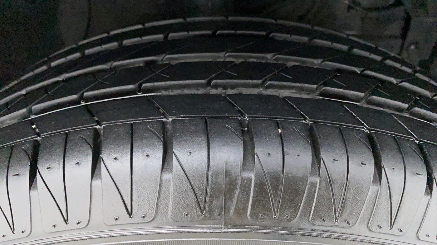 2021 Toyota URBAN CRUISER PREMIUM MT, Petrol, Manual, 2,008 km, Right Front Tyre Tread