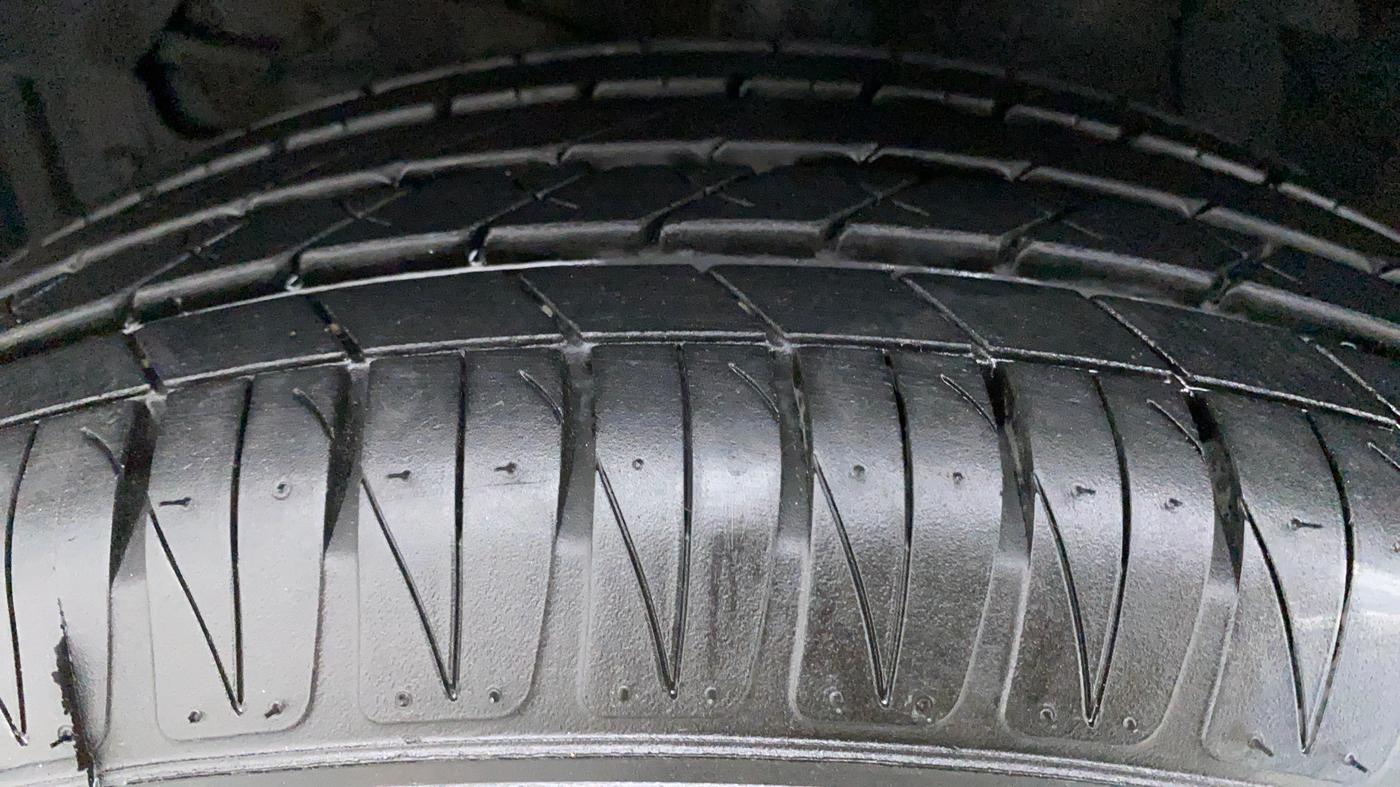 2021 Toyota URBAN CRUISER PREMIUM MT, Petrol, Manual, 2,008 km, Left Front Tyre Tread