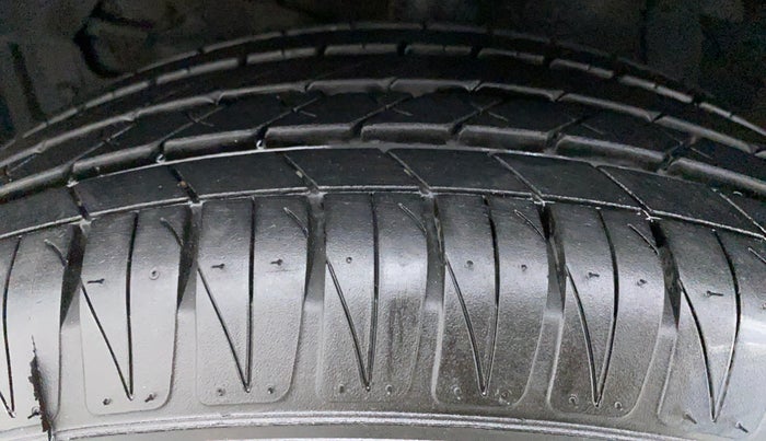 2021 Toyota URBAN CRUISER PREMIUM MT, Petrol, Manual, 2,008 km, Left Front Tyre Tread